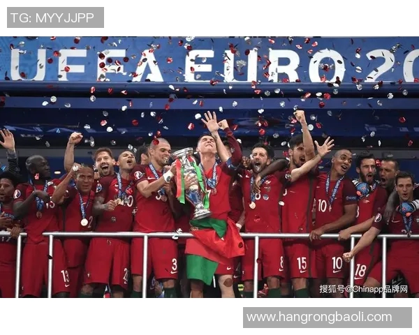 各大足球俱乐部明星球员首发阵容全解析与战术分析